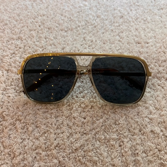Gucci Gold Frame Men's Glasses with Black Lenses - Picture 1 of 7